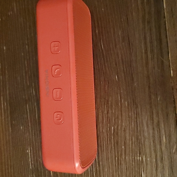 Insignia portable speaker - Picture 2 of 4